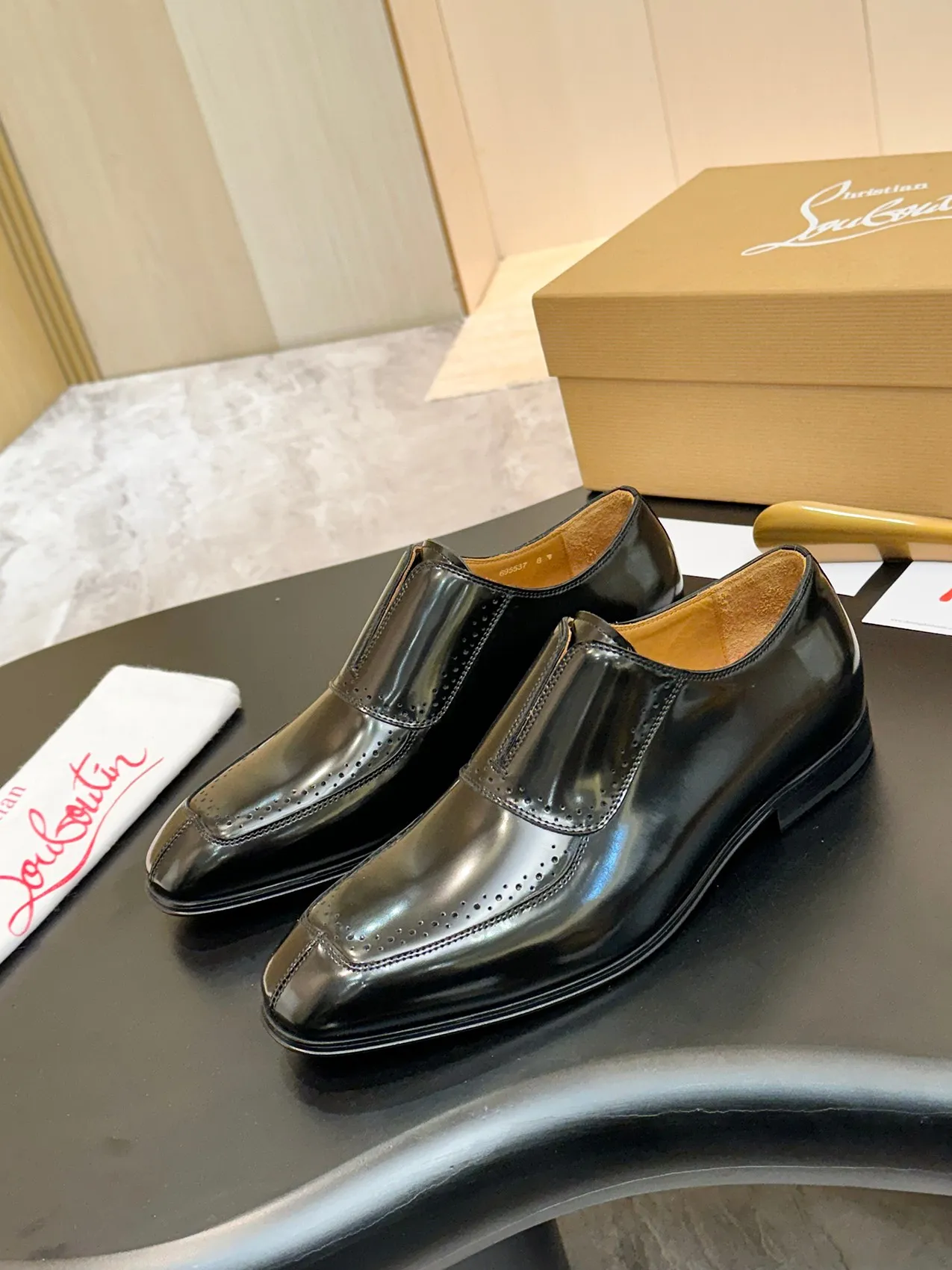 Batch 1080 yuan 💰CL～High-end men’s 👔casual loafers with red soles! ••🆑Genuine and top-quality goods from original orders ••✅💯 Purchase goods from top-quality original orders! Original imported patterned cowhide➕Imported cowhide lining➕Cowhide feet➕Original leather outsole~Size: 39-44 (38, 45.46.47 can be customized)